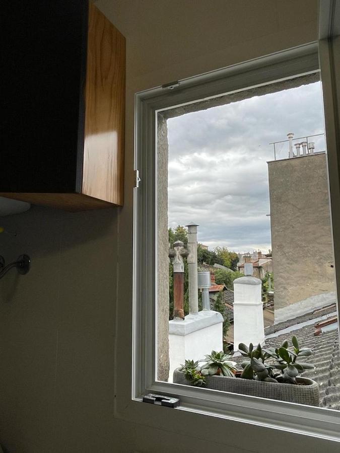 In Town Centre Apartment *
