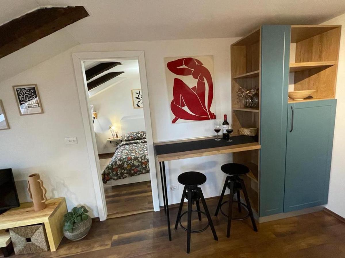 Apartment In Town Centre *