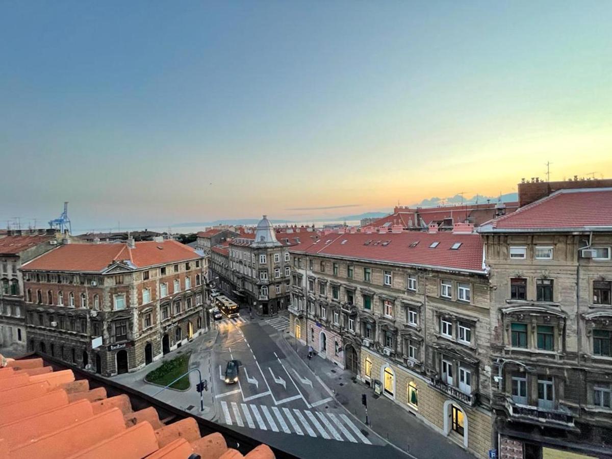 In Town Centre Apartment